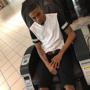 Meet your Posher, Dee